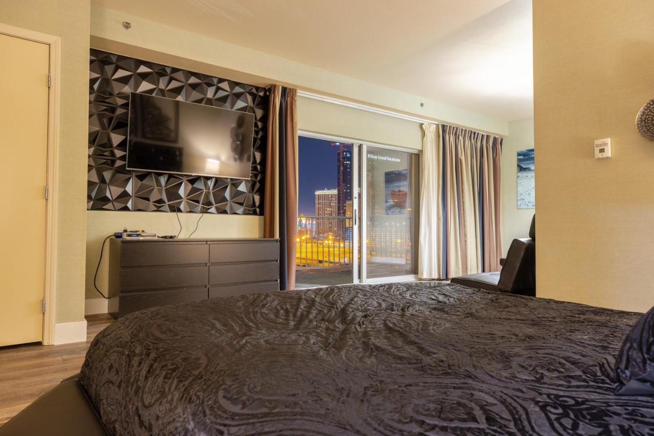 2100 Sqft Penthouse Suite W/ Strip Views! Pool Gym ลาสเวกัส ภายนอก รูปภาพ